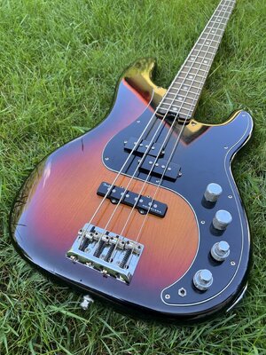 FS: Fender American Elite Precision Bass