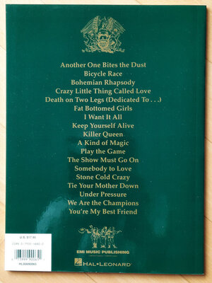Queen - The Bass Guitar Collection Rück.jpg