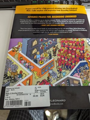 hinten buch.jpg hinten buch.jpg