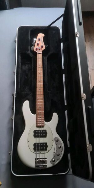 Music Man Stingray Special 4 HH