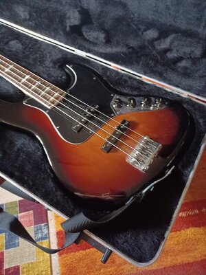 Fender American Deluxe Jazz Bass - RESERVIERT !
