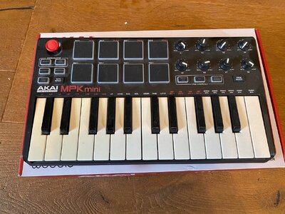 Akai MPK Mini – Mini-Masterkeyboard, nie genutzt in OVP