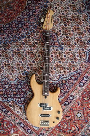 Yamaha BB2024, japanische Handwerkskunst in herausragendem Zustand!