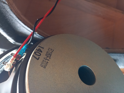 Suche Eden Basslautsprecher 12" EC1260F-8-300W Alternativ in 4Ohm