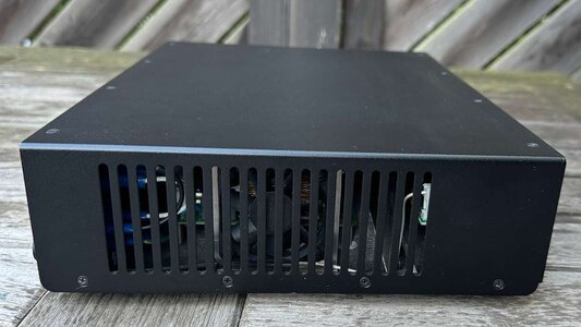 Aguilar AG 700_03.jpg Aguilar AG 700_03.jpg