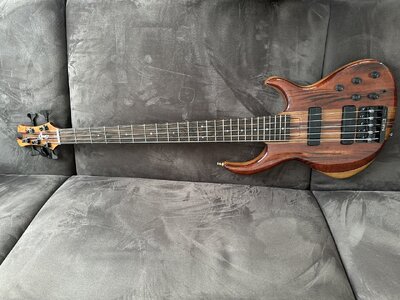 Tobias Signature 5