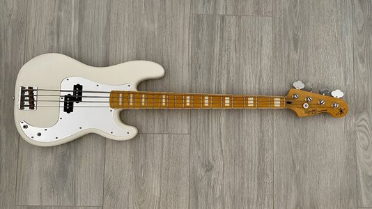 Fender Squier Chris Aiken Precision Bass