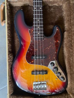 Suhr Classic J zu verkaufen