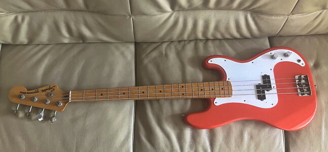Squier Precision 1983 gesuchte JV-Serie Fiesta Red