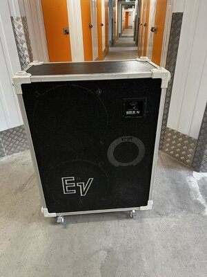 Electro Voice Basscabinett EV B215-M