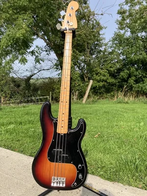 VERKAUFT / SOLD: Fender American Professional II Precision Bass inkl. Original Deluxe Molded Case