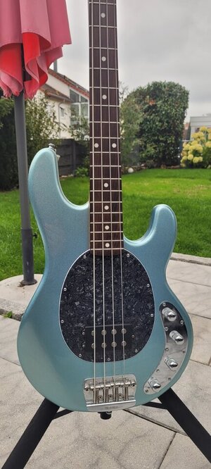 Music Man Stingray 3H Ice Blue
