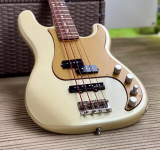 Fender Deluxe Active Precision Bass Special zu verkaufen - reduziert