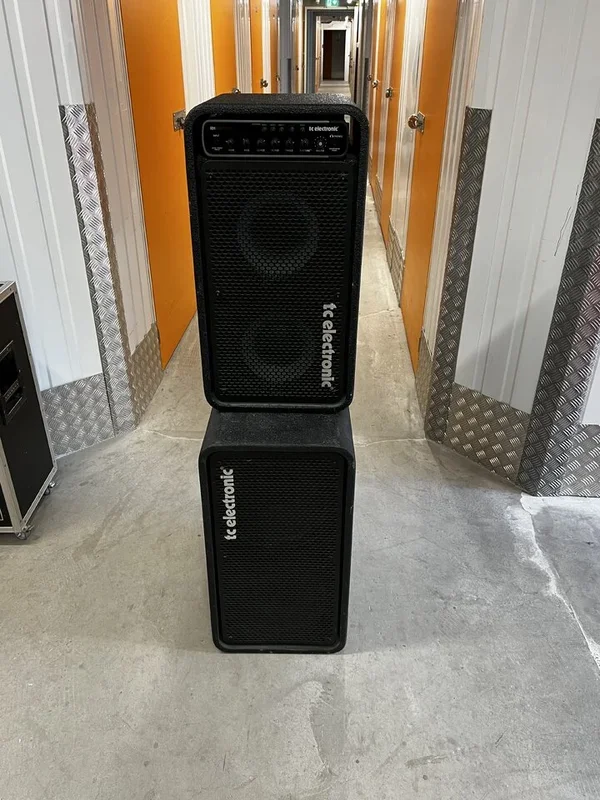 T.C. Basscombo RH450 210 mit Fussschalter