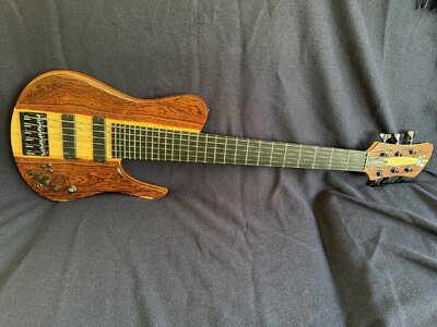 _bass01.jpg
