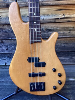Franz Bassguitars  Merak 4