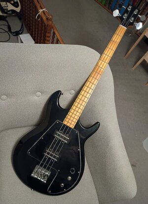 Gibson Ripper Bass Copy Kopie Nachbau schwarz