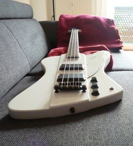 EPIPHONE Thunderbird IV AW kompr. -3.JPG EPIPHONE Thunderbird IV AW kompr. -3.JPG