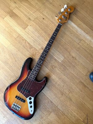 Fender AVRI Jazz Bass