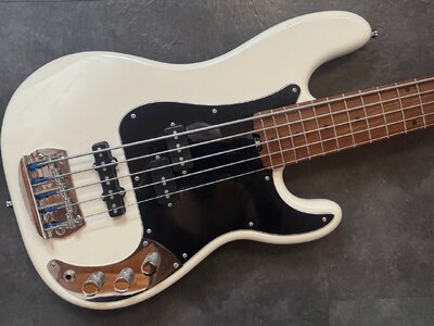 Vincent Akkurat PJ 5 Bass