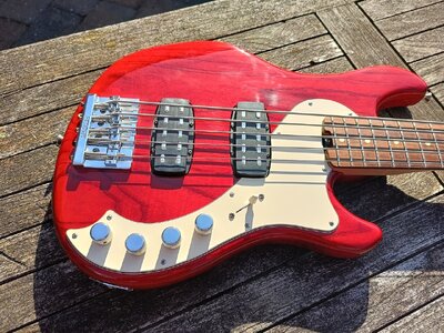 Fender American Deluxe Dimension™ Bass V HH Cayenne Burst 2023