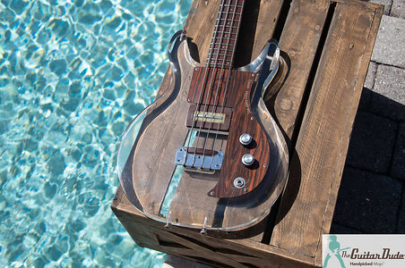Suche Ibanez Lucite (Klarglas/Plexiglas)