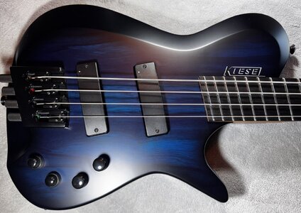 Kiesel Zeus Z4 4-Saiter Headless Bass