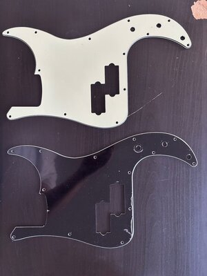 P-Bass Pickguard in mint green, schwarze HW und Fender HiMass