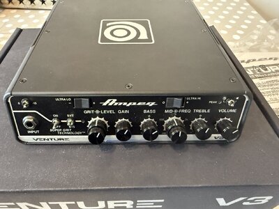 Ampeg Venture V3