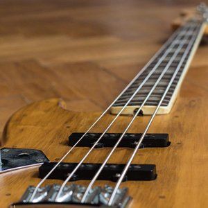 Jazzbass-12.jpg Jazzbass-12.jpg
