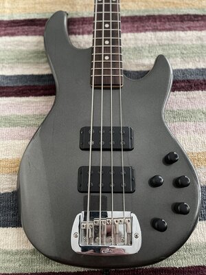 G&L M-2000