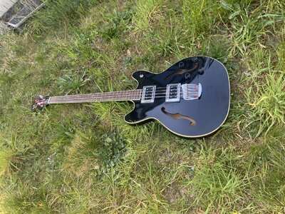 Dearmond Starfire Bass, Darks Star Pickups von Fred Hammond