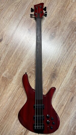 Clover Slapper Classic >Carbon neck thru fretless mit Trussrod<