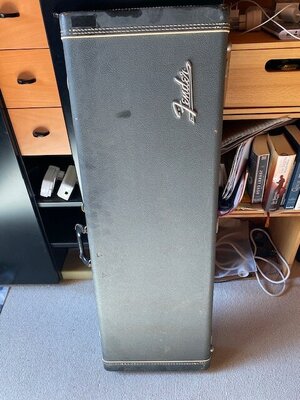 Suche Fender Bass-Case 67-72 - Tausch gegen Strat-Case