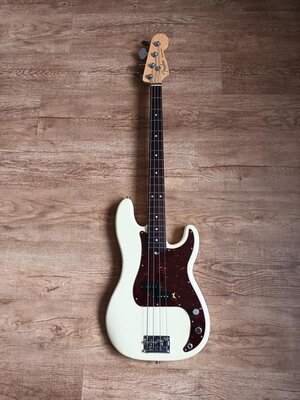 Fender American Professional Precision bass