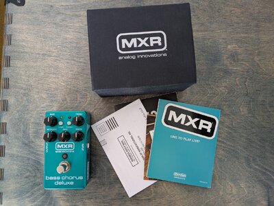 MXR M83 Bass Chorus Deluxe