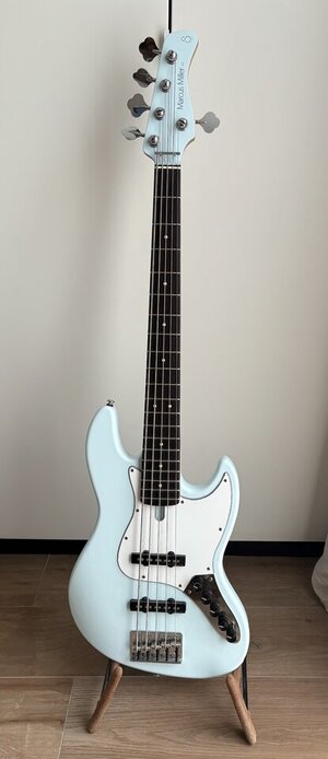 Sire Marcus Miller V3 - 5 Saiter Sonic Blau Aktiv 2.Gen