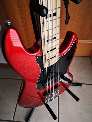 Jazzbass 5 Saiter rot und schwer :-)