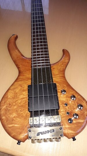 E-Bass  "CLOVER Slapper Giant 5" - headless / 5-Saiter - in gute Hände abzugeben!-- FEIERTAGS-PREIS-