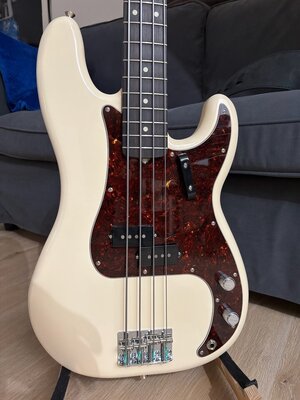 Fender Vintera II '60s Precision bass