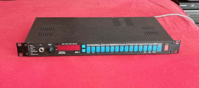 ADA MB-1 programmierbarer Bass-Röhrenpreamp