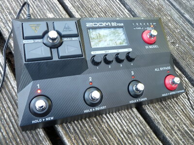 Zoom B2 Four - Multieffektgerät für E-Bass