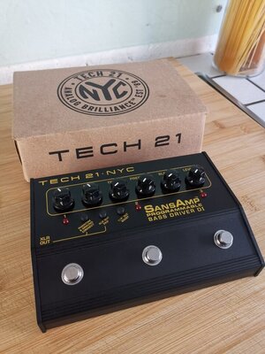 Tech 21 SansAmp Programmable  Bass Driver DI