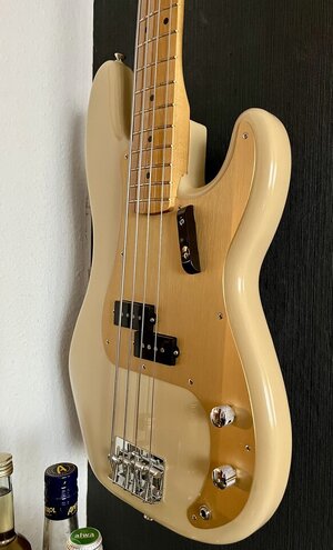 Tausche Fender Vintera Precision gegen Fretless