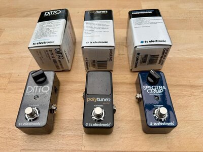 tc electronic :: SPECTRA COMP Compressor :: DITTO Looper :: POLYTUNE2 Noir Tuner :: TOP ZUSTAND
