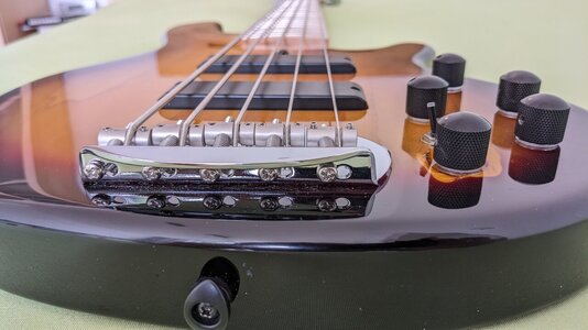 Lakland Skyline 55-01 mit LH55N Pickups