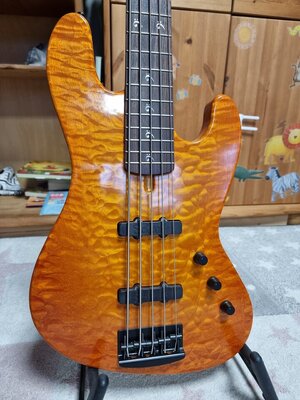 Schwalbe Juices 5 - ultraleichter Jazzbass