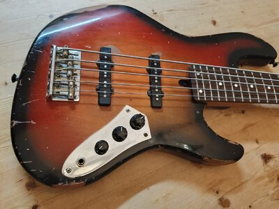 Omy Jazz Bass V Relic Sunburst 2015 (Turkey)