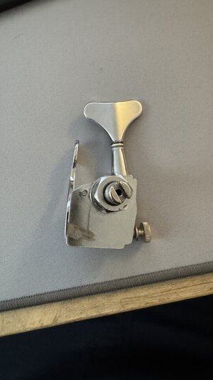 Hipshot Bass Xtender (Detuner) - Gotoh Replacement - chrome