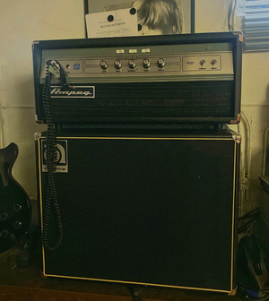Ampeg V4B